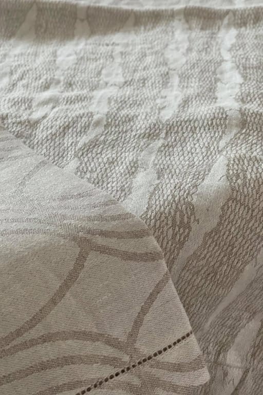 Con LAMEIRINHO Bespoke Jacquard